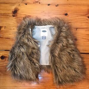 Old Navy 2T faux fur vest.